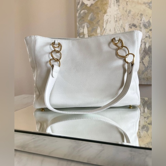 Chanel White Leather ‘CC’ Tote - Picture 3 of 6